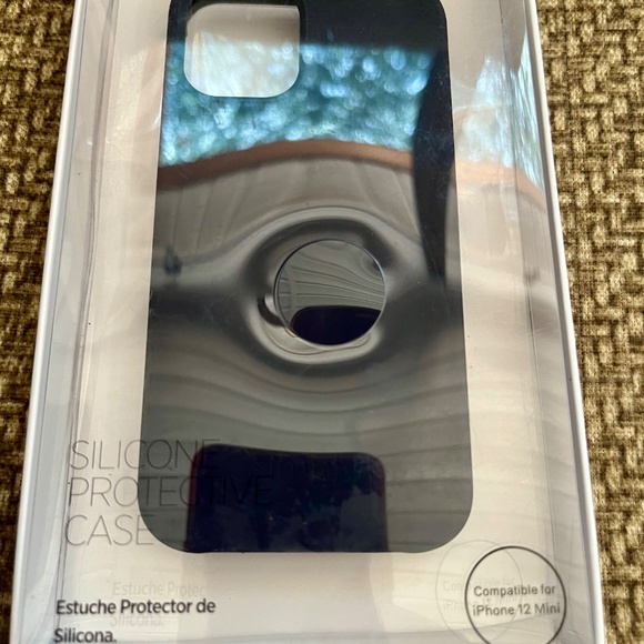 Simply silicone protective case for iPhone 12 mini - Picture 2 of 4